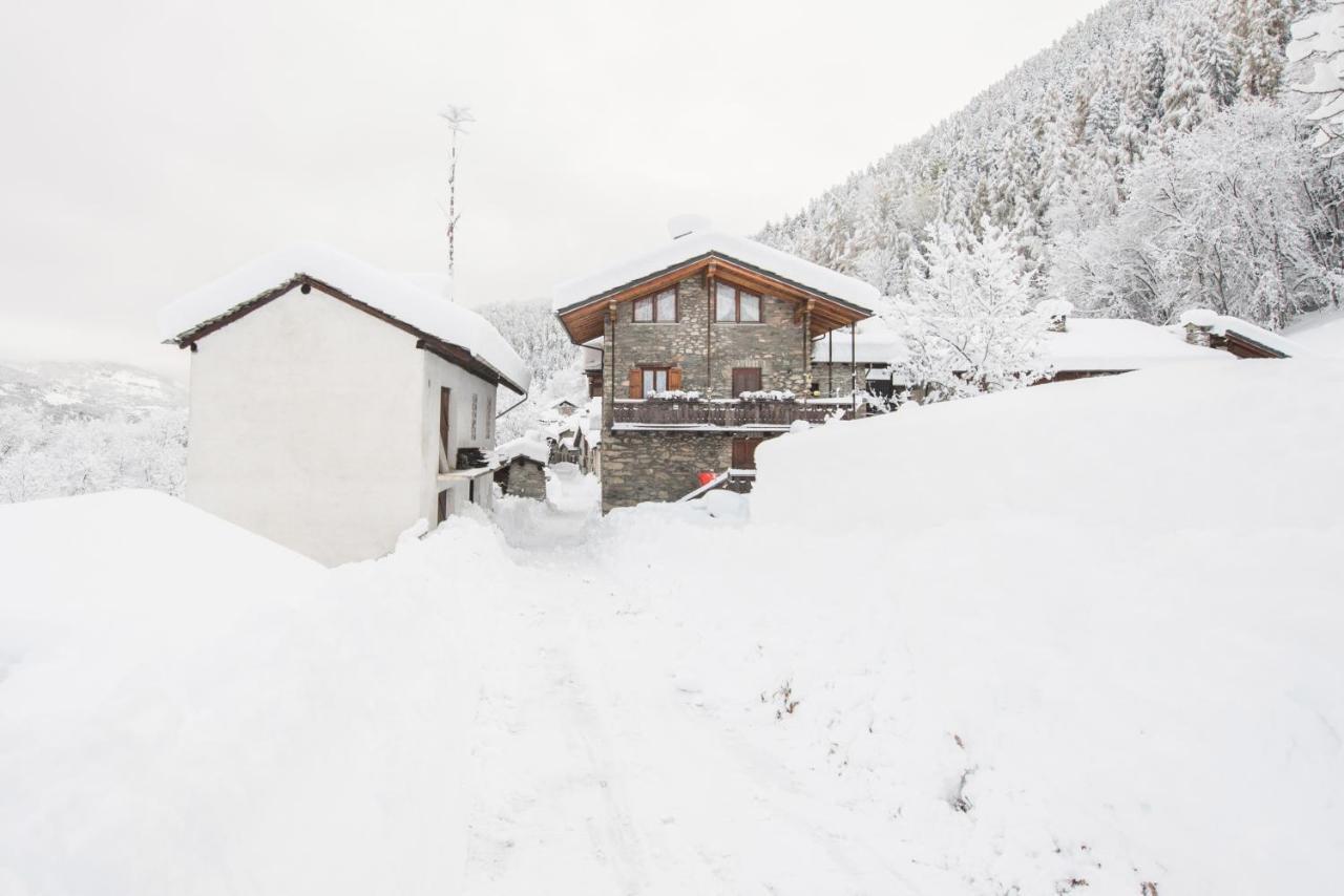 Casa Vacanze Grand-Haury Da Andrea Арвиер Екстериор снимка