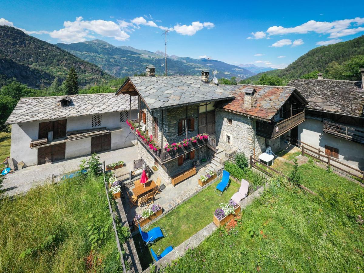 Casa Vacanze Grand-Haury Da Andrea Арвиер Екстериор снимка